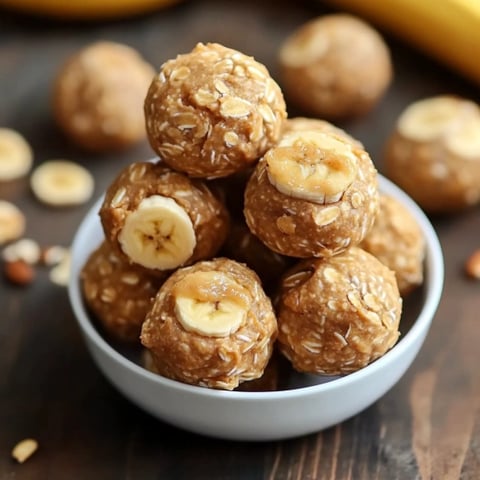 A bowl of banana nut cereal.